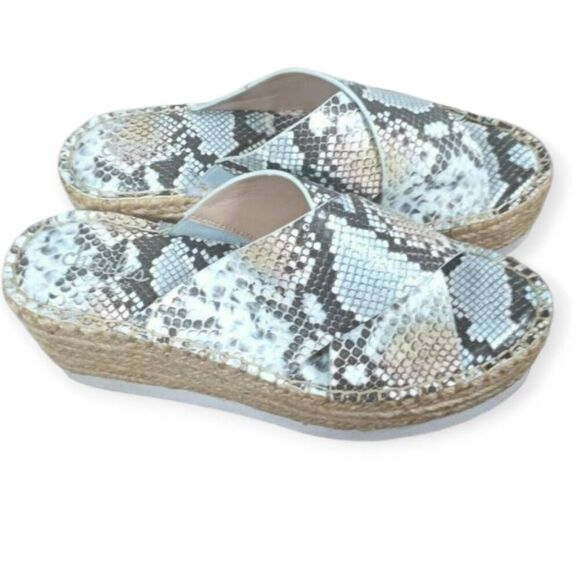 CHARLES BY CHARLES DAVID SKY BLUE SNAKE PRINT ESPADRILLS SZ.6 EUC - Picture 2 of 11